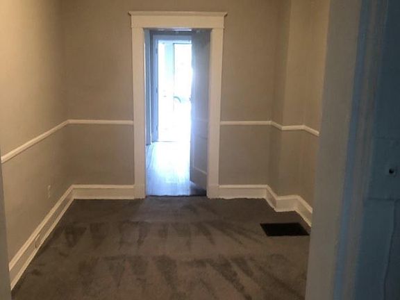 3rd image of 2917 Rockrose Ave #2