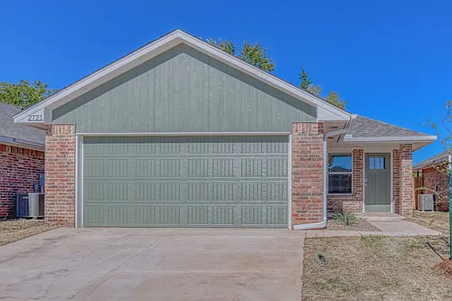 2721 Clifton Ter Photo 1