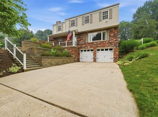 5077 Lakewood Dr, Gibsonia, PA 15044