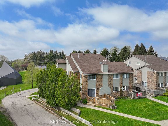 2nd image of 19 Wren Ct #8