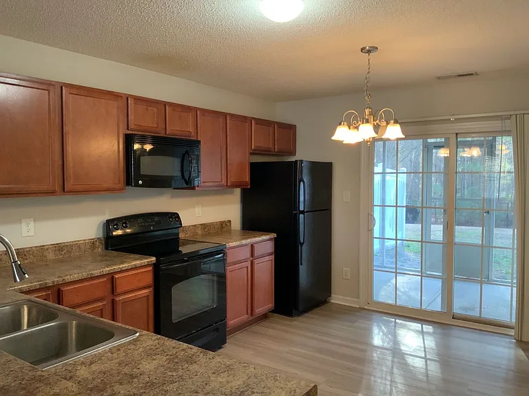 5008 Banister Loop — Photo 10
