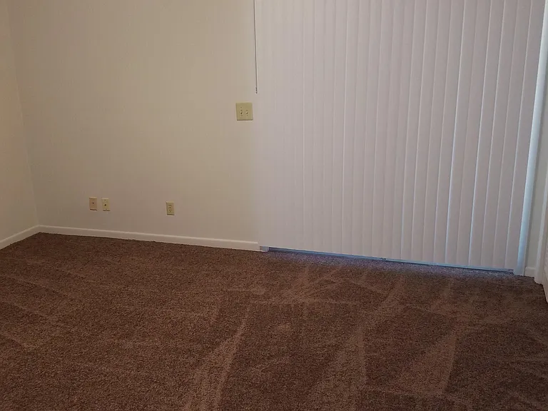 211 Harbor Dr — Photo 9