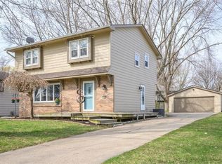 104 13th Ave NW, Altoona, IA 50009