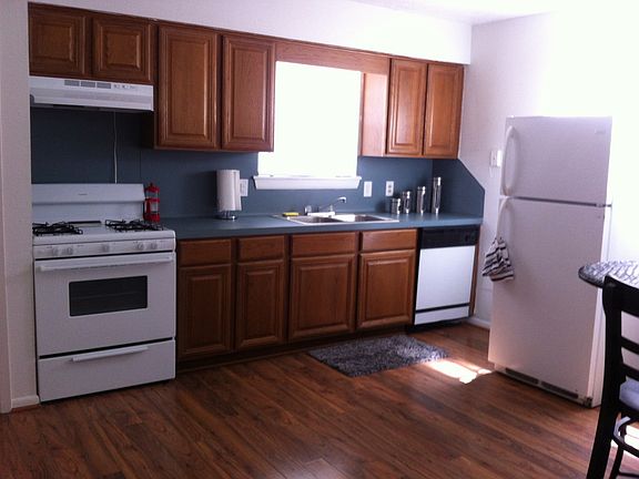 4th image of 205 Spruce St APT C