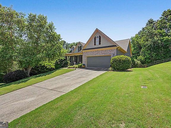 5th image of 27 Roberson Dr NE