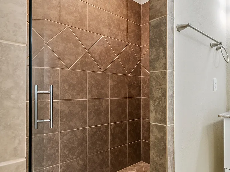 2508 Sanders Ct — Photo 27