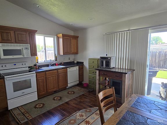 5th image of 2588 W 8th St
