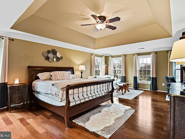 21922 Hyde Park Dr — Photo 22