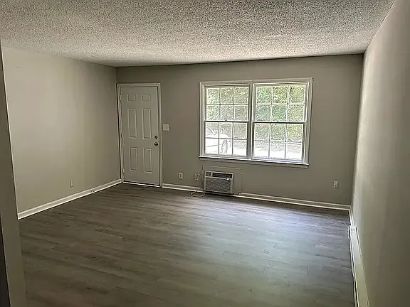 815 Warren St — Photo 2