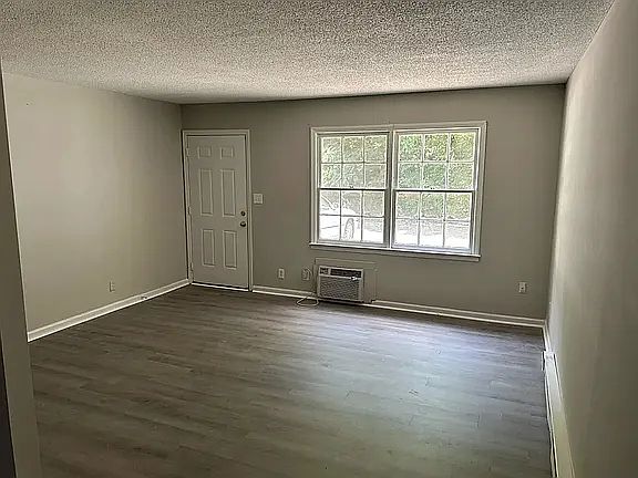 2nd image of 815 Warren St #B1