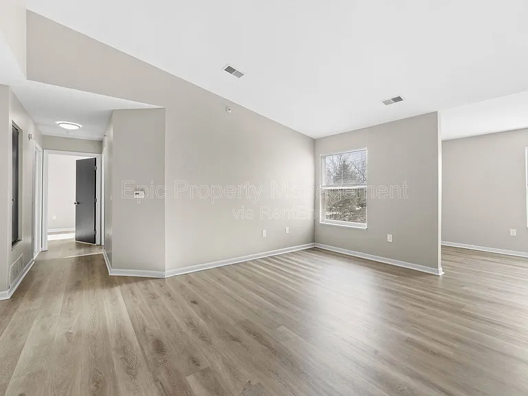 9010 Charlotte Ct — Photo 10