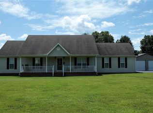 16 Long Meadow Dr, Fayetteville, TN 37334