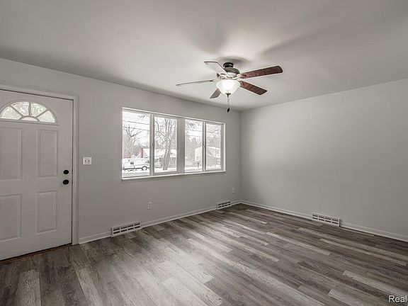 4th image of 6445 Pontiac Lake Rd