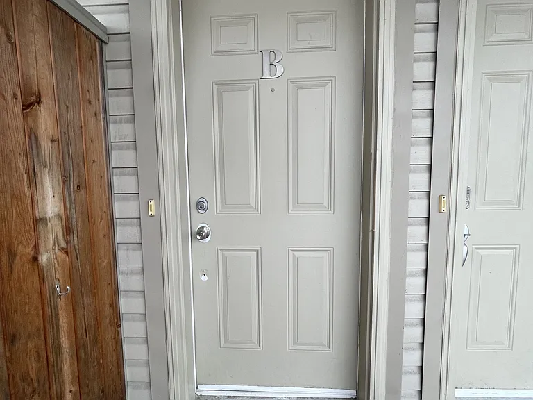 139 Oldfield St #B — Photo 2