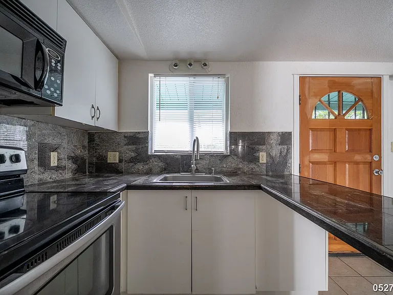 68-058 Akule St #D — Photo 8