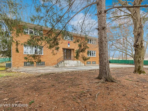 3rd image of 30980 N Milwaukee Ave