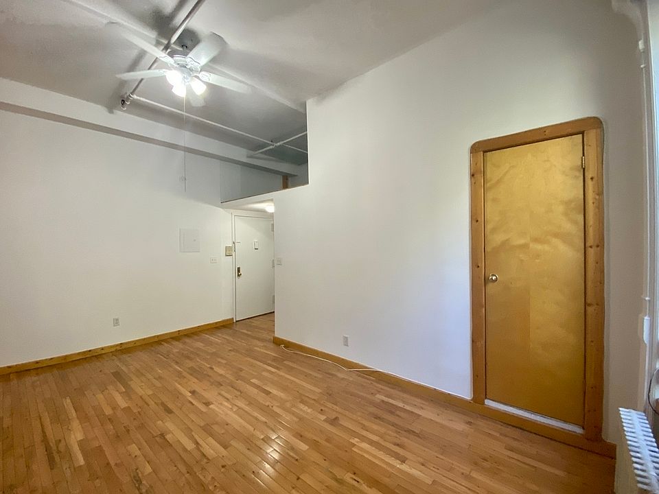2nd image of 133 W 132nd St APT 2R