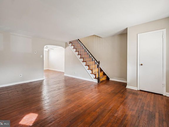 4th image of 3037 Holme Ave