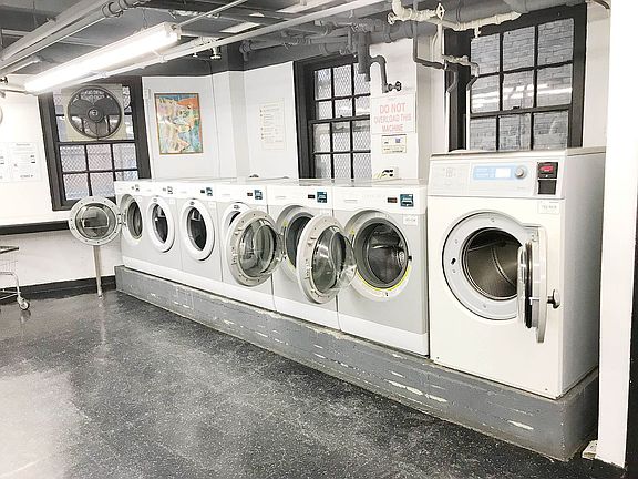 3rd image of 304 E 41st St APT 1003-A