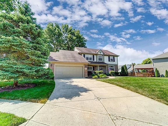 3rd image of 912 Cranbrook Ct