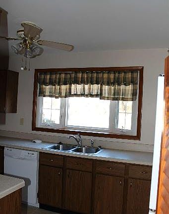 4th image of 41697 Park Ave