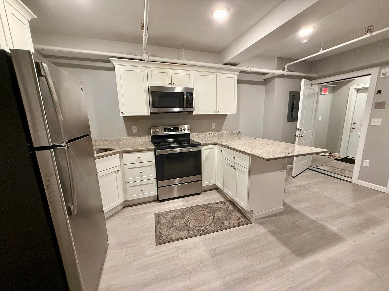 1 bed, 600 sqft, $2,000 — Photo 2