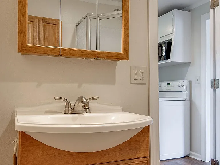 2237 Blair Blvd #B — Photo 7