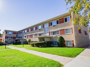 6827 W Raven St, Chicago, IL 60631