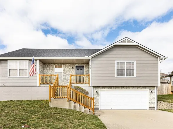 716 SW Brome Dr, Grain Valley, MO 64029