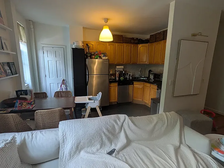 210 De Graw St #2R — Photo 12