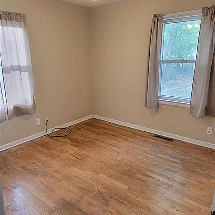 2nd image of 127 Sunset Dr