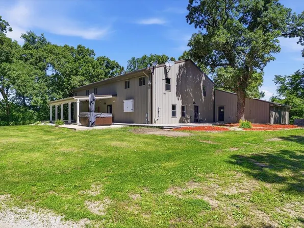 16032 Pleasant Valley Dr, Story City, IA 50248