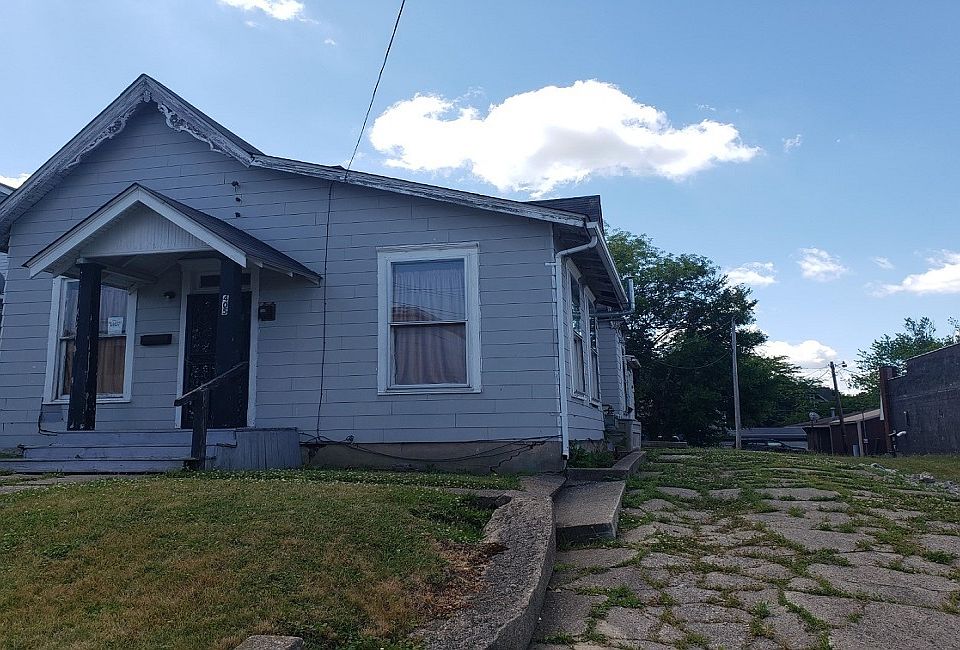 1st image of 405 E Washington St