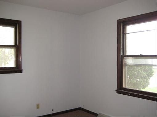 3rd image of 311 Spruce St