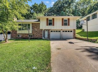 6261 NW 48th St, Kansas City, MO 64151