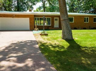 1100 65th St NW, Minot, ND 58703