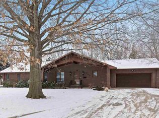 701 Loch Lommond Dr, Hutchinson, KS 67502