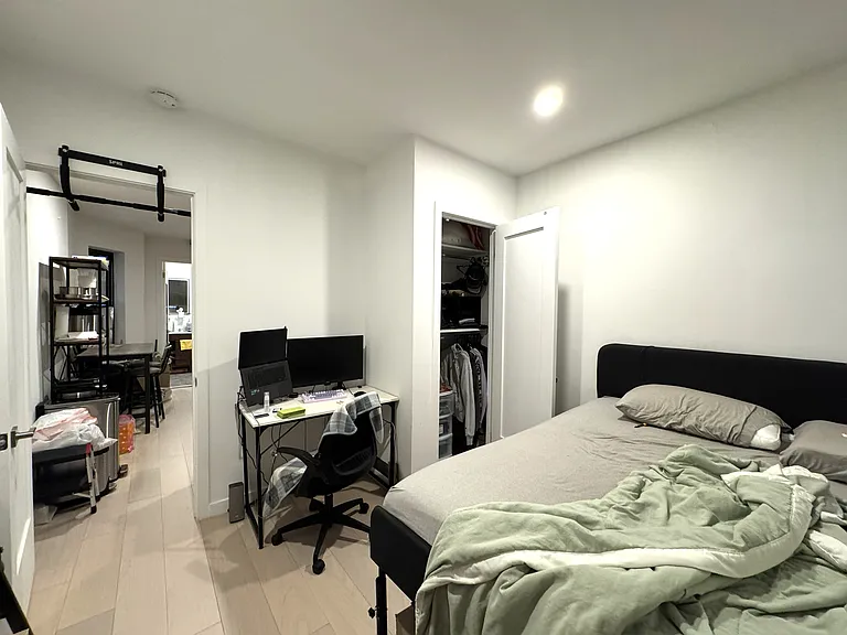 225 E 25th St #4D — Photo 7