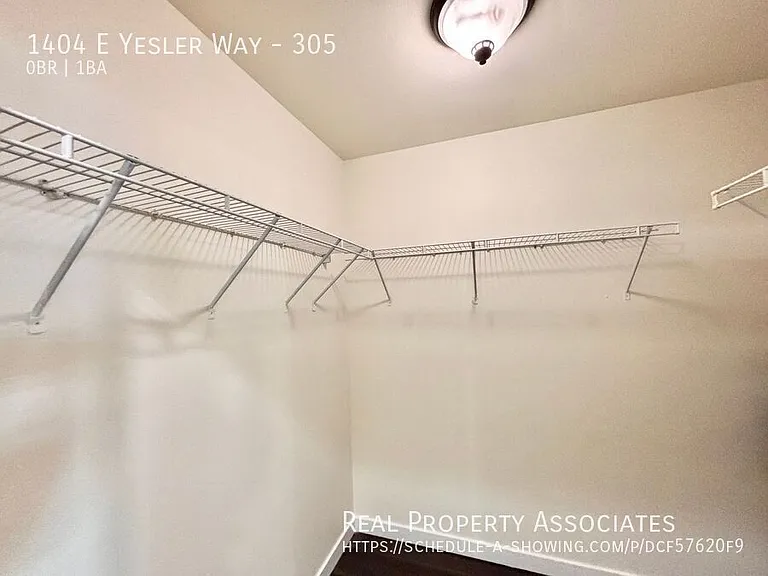 Yesler Way — Photo 16