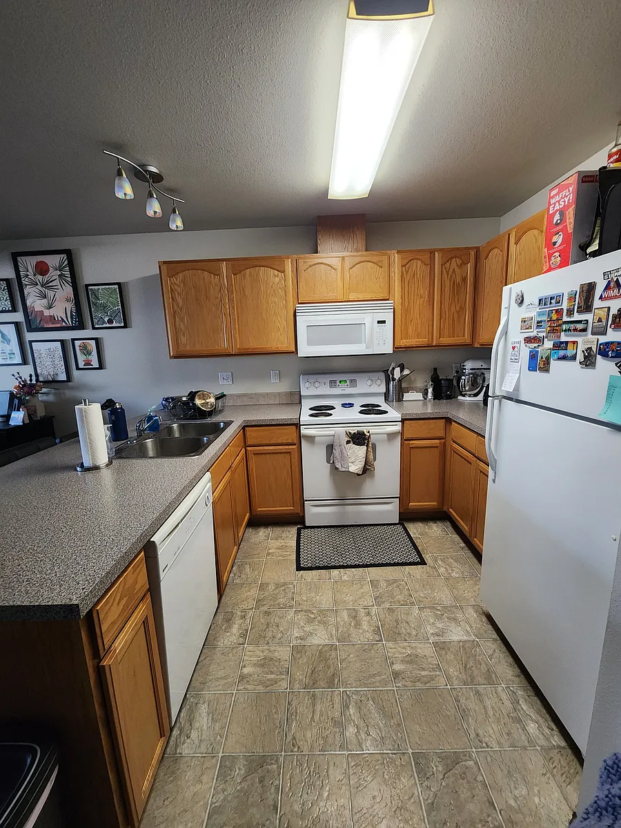 Building Photo - 1450 SE Harvest Dr #A-10