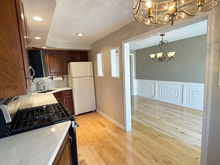 5220 Gramercy Dr — Photo 6
