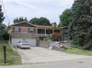 8603 Meadow View Dr, West Chester, OH 45069