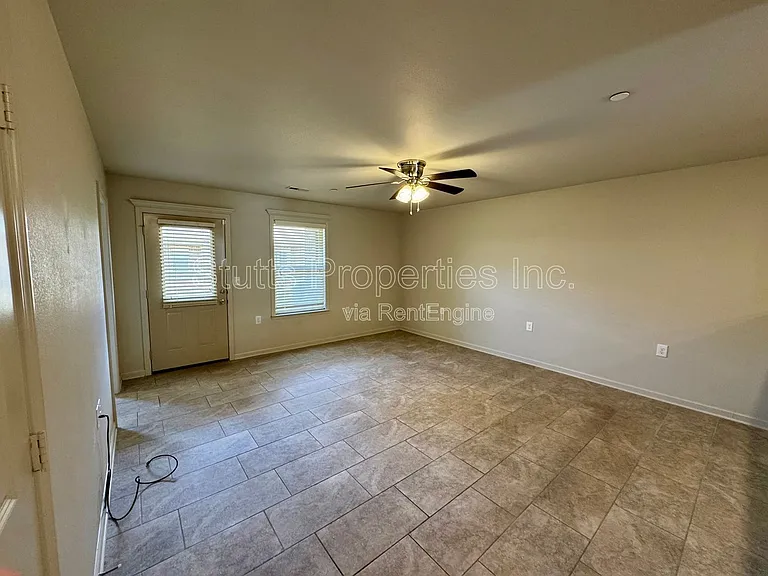 101 Turnrow #403 — Photo 7