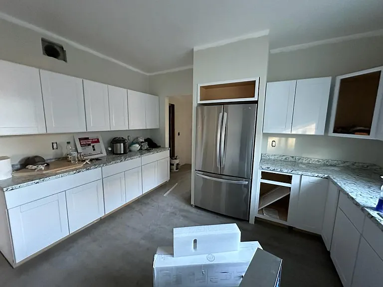 231 W 5th St — Photo 14