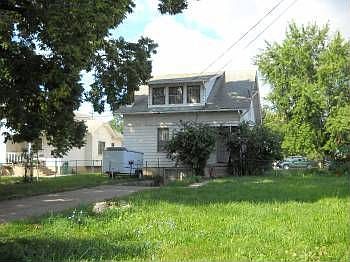 2nd image of 124 Hancock Ave