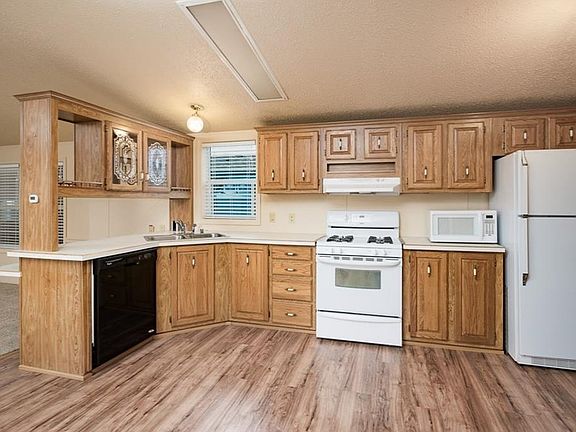 5th image of 3907 Towhee Ln