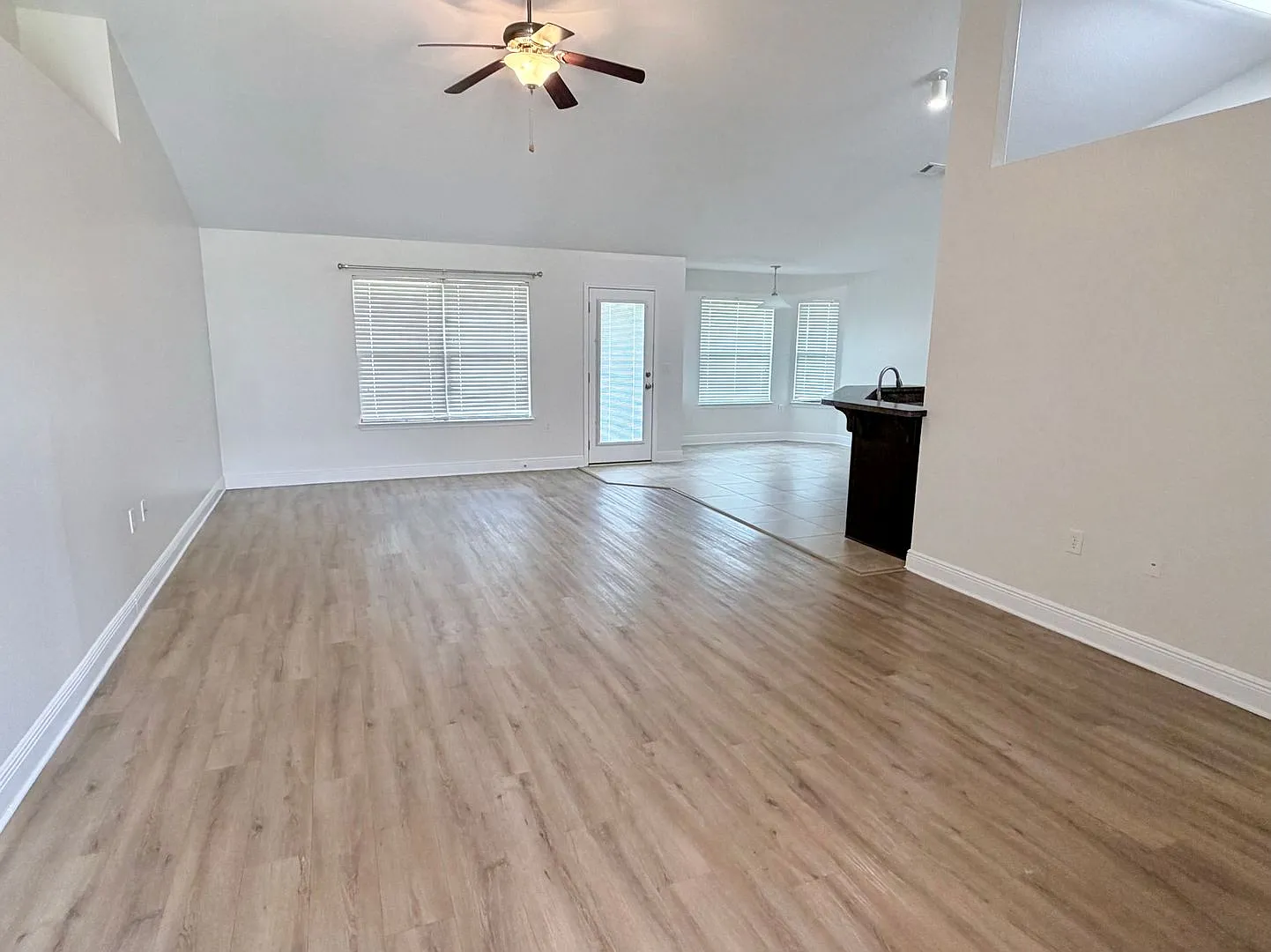 Spacious 4-Bedroom Home - Great Location — Photo 2