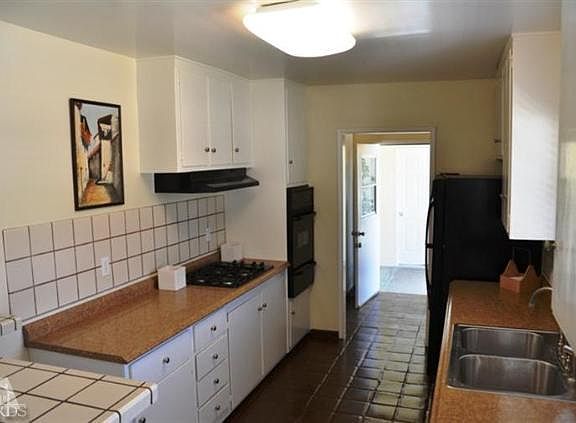 5th image of 1225 Mariposa Dr