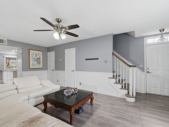 4th image of 5866 Roxbury Dr Unit 5866