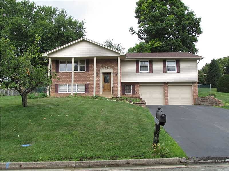 1st image of 13 Chestnut Hill Dr